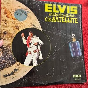 Elvis Aloha from Hawaii Via Satellite 1972 2- LP Vinyl Records Rare